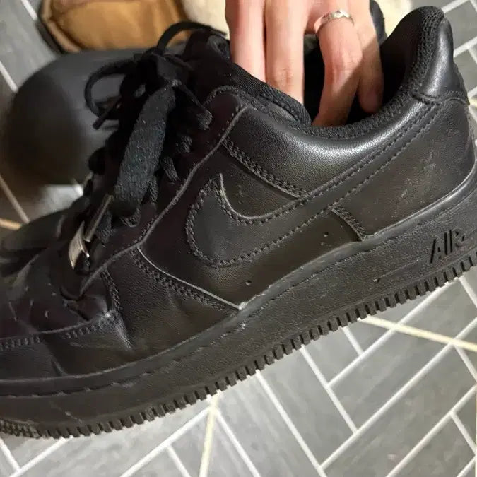 [BUNJANG] Nike GCF 225 Sneakers / 나이키 검포스 225