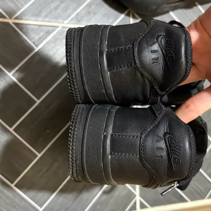 [BUNJANG] Nike GCF 225 Sneakers / 나이키 검포스 225