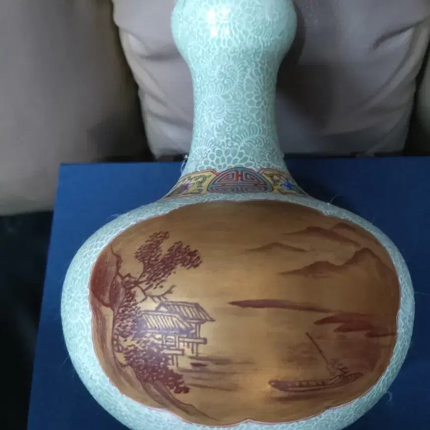 [BUNJANG] Qing Dynasty Qianlong Period Porcelain Mountain-Shaped Bottle / 청.건륭제기물/분채범랑.산두병.