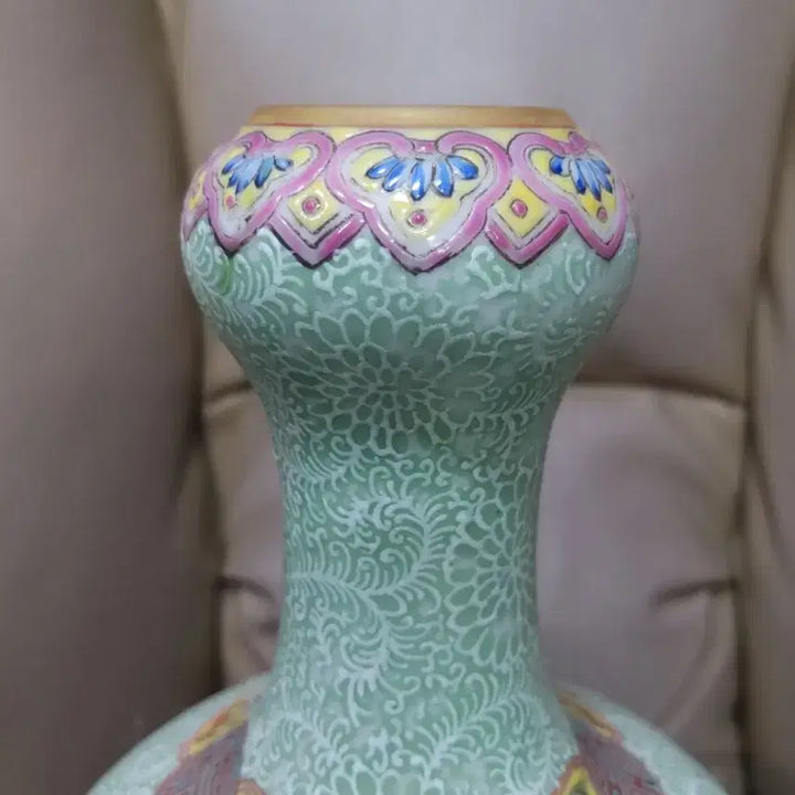 [BUNJANG] Qing Dynasty Qianlong Period Porcelain Mountain-Shaped Bottle / 청.건륭제기물/분채범랑.산두병.