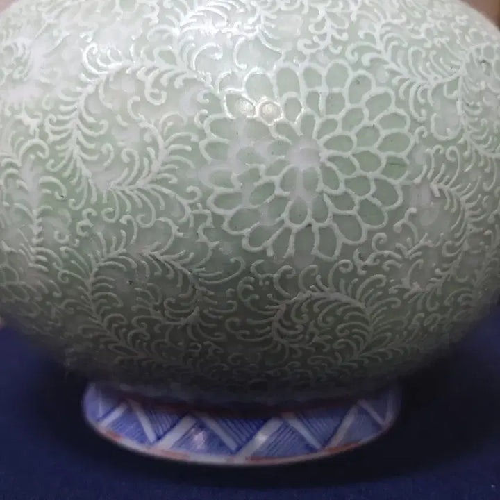 [BUNJANG] Qing Dynasty Qianlong Period Porcelain Mountain-Shaped Bottle / 청.건륭제기물/분채범랑.산두병.