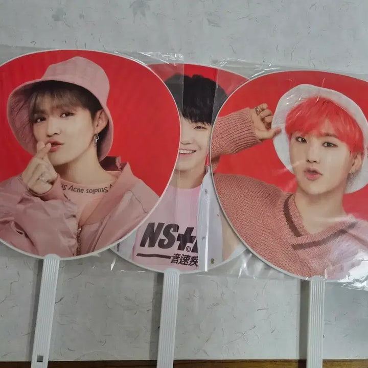 [SOLD OUT] (미개봉) 세븐틴 리더즈 쿱스, 호시, 우지 우치와 부채 (빨치와)