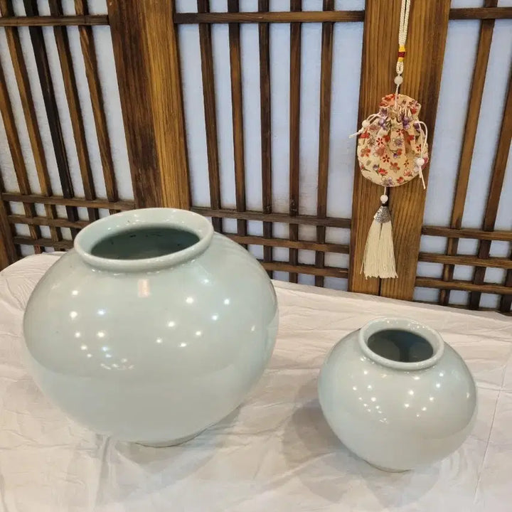 [BUNJANG] Celadon Porcelain Set (Plum Blossom Vase) / 도자기 세트 (매화문 항아리)
