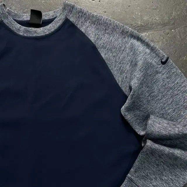 [BUNJANG] Nike Dri-FIT Functional Sweatshirt / 105 나이키 드라이핏 기능성 맨투맨