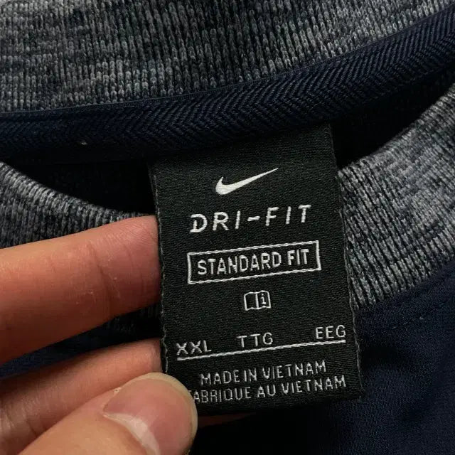 [BUNJANG] Nike Dri-FIT Functional Sweatshirt / 105 나이키 드라이핏 기능성 맨투맨