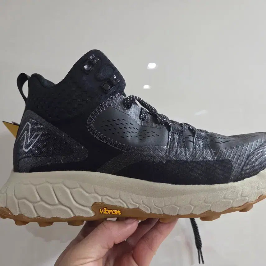 [BUNJANG] New Balance Fresh Foam Wide Trekking Shoes / 뉴발란스 프레쉬폼 와이드 트레킹화 등산화 265