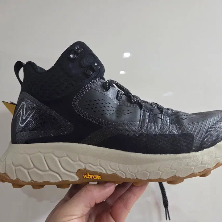 [BUNJANG] New Balance Fresh Foam Wide Trekking Shoes / 뉴발란스 프레쉬폼 와이드 트레킹화 등산화 265