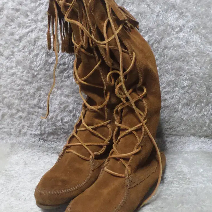 [BUNJANG] Minnetonka Lace-Up Fringe Suede Boots / 후루룩구제 240 미네통카 레이스업 프린지 스웨이드 롱부츠 중고 신발