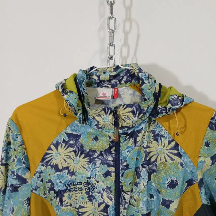 [BUNJANG] WILD ROSES Flower Printing Hooded Windbreaker Jacket / WILD ROSES 플라워 프린팅 후드 바람막이