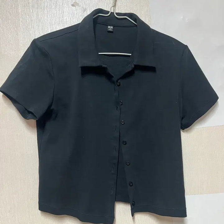 [SOLD OUT] 유니클로 블랙 반팔 셔츠 가디건 M 약간크롭기장