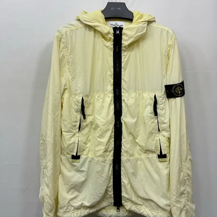 [BUNJANG] Stone Island Skin Touch Nylon TC Hooded Jacket / M) 스톤아일랜드 스킨 터치 나일론 TC 후드 자켓