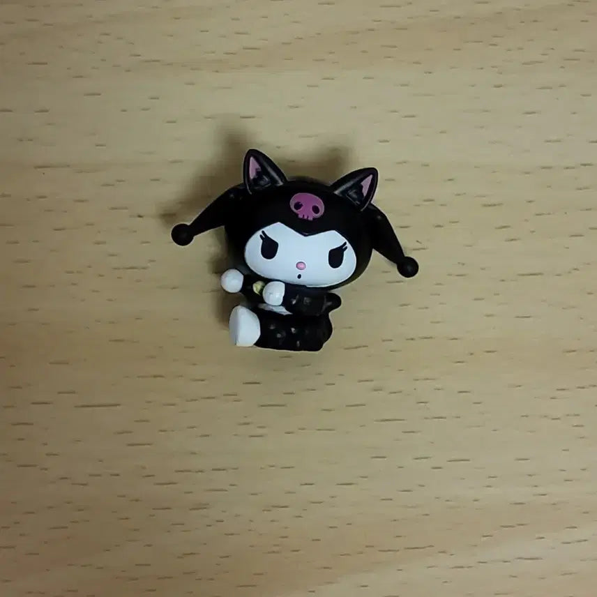 [BUNJANG] Kuromi Gacha Figure / 쿠로미 가챠 피규어 판매