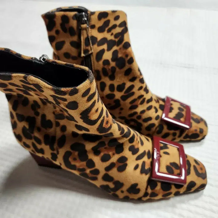 [BUNJANG] Namuhana Leopard Print Buckle Detail Ankle Boots Size 245 / 나무하나 레오파드 패턴 버클 장식 앵클 부츠 245