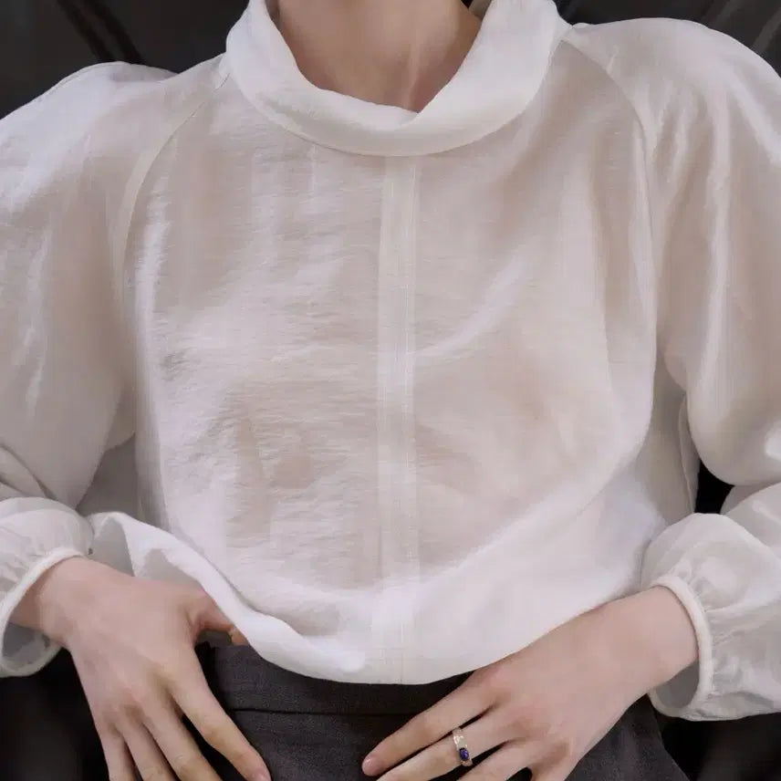 [BUNJANG] [새상품/제품택O] 오브베이지 하이넥 타이블라우스 아이보리 / [새상품/제품택O] 오브베이지 하이넥 타이블라우스 아이보리