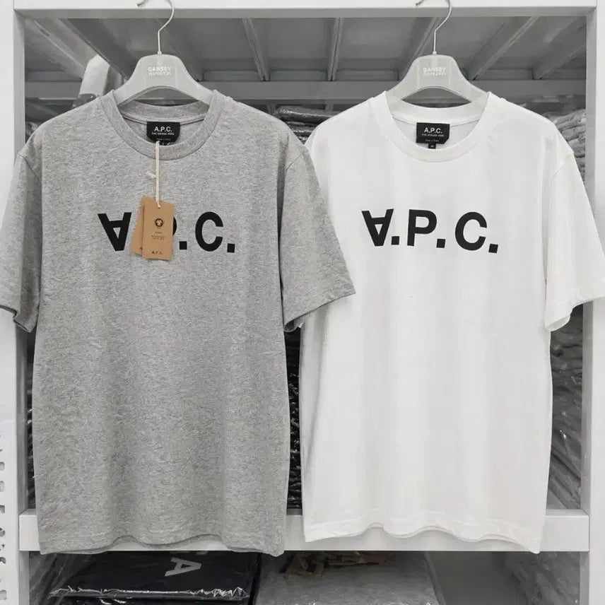 [BUNJANG] A.P.C. V.P.C. Logo Short Sleeve T-Shirt / A.P.C. V.P.C. 로고 반팔 티셔츠. 남녀공용