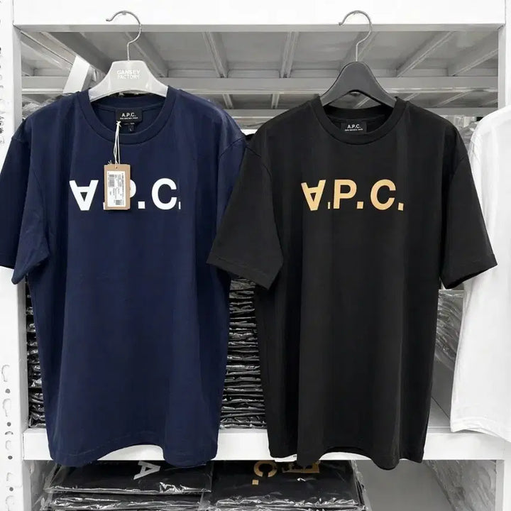 [BUNJANG] A.P.C. V.P.C. Logo Short Sleeve T-Shirt / A.P.C. V.P.C. 로고 반팔 티셔츠. 남녀공용