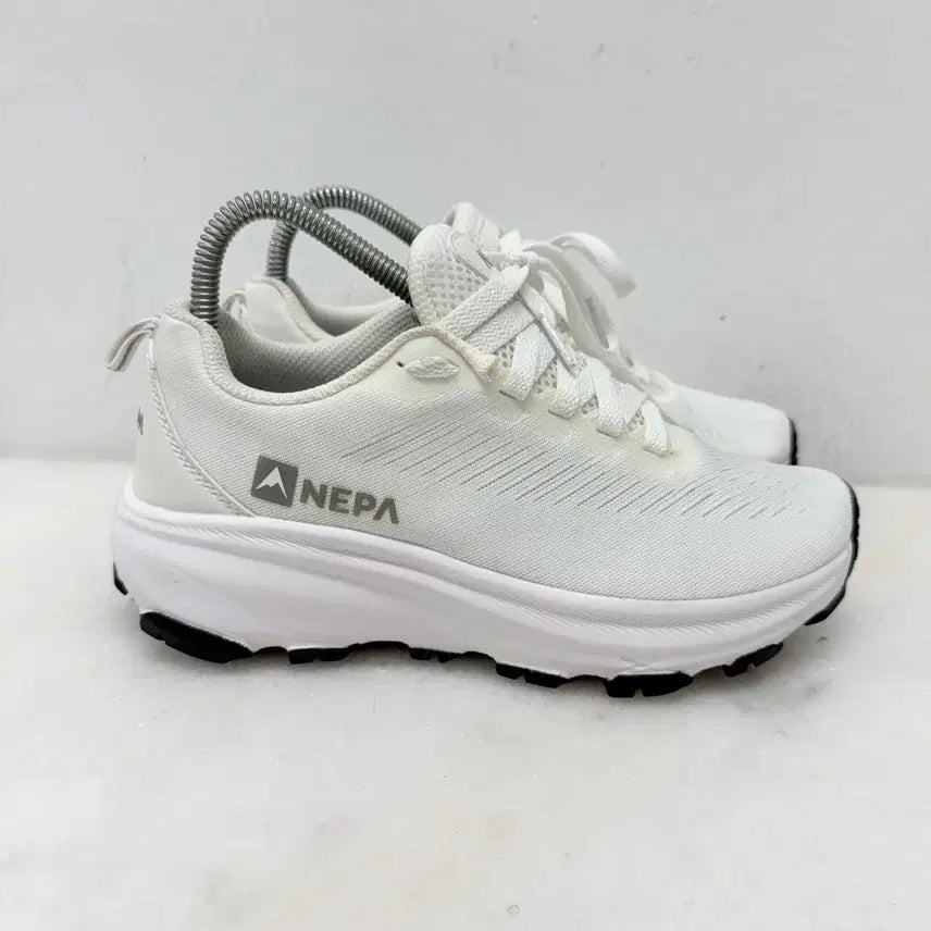 [BUNJANG] Nepa White Hiking Shoes / (240)네파 운동화 하이킹화 화이트