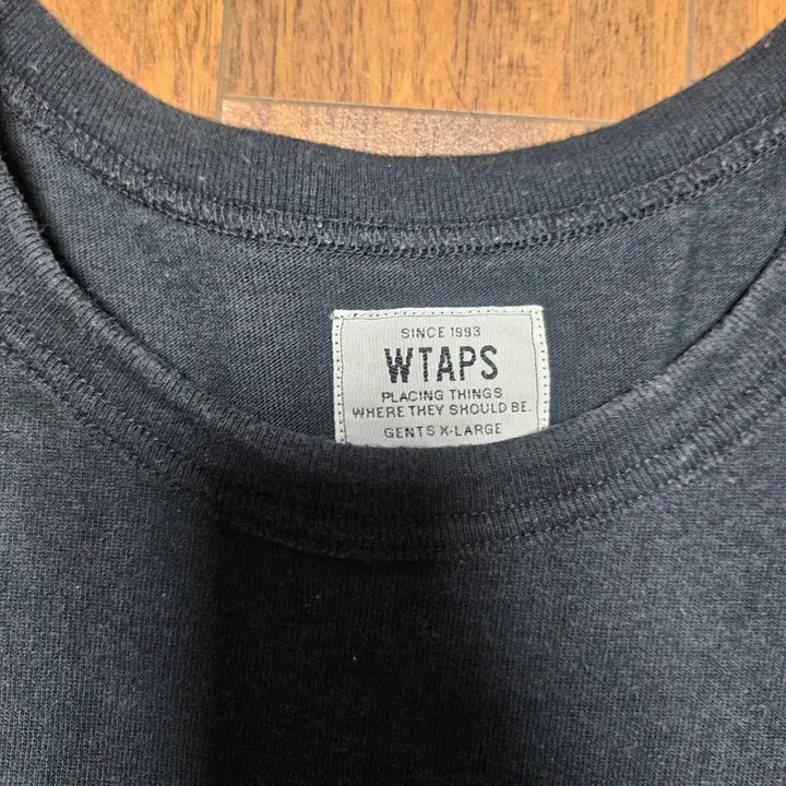 [BUNJANG] WTAPS 블랙 반팔 티셔츠 D로고 / WTAPS 블랙 반팔 티셔츠 D로고