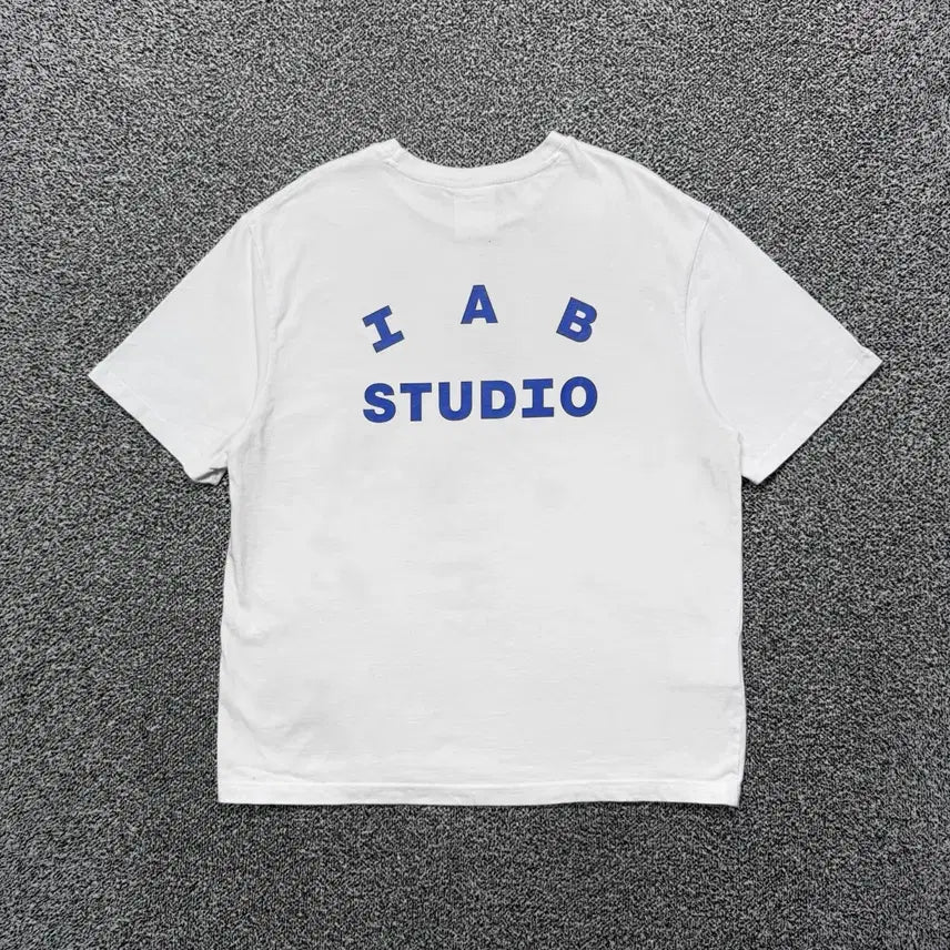 [BUNJANG] IAPP STUDIO Signature Back Big Logo Short Sleeve T-Shirt / Name : 아이앱스튜디오 시그니처 후면 빅로고 반팔 :)