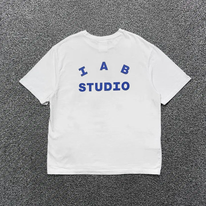 [BUNJANG] IAPP STUDIO Signature Back Big Logo Short Sleeve T-Shirt / Name : 아이앱스튜디오 시그니처 후면 빅로고 반팔 :)