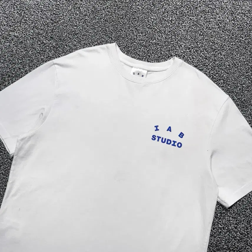 [BUNJANG] IAPP STUDIO Signature Back Big Logo Short Sleeve T-Shirt / Name : 아이앱스튜디오 시그니처 후면 빅로고 반팔 :)