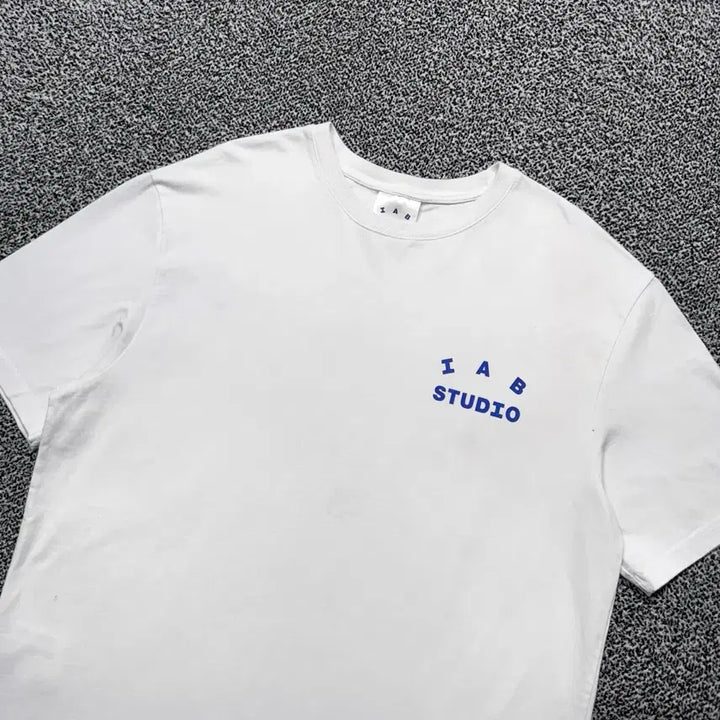 [BUNJANG] IAPP STUDIO Signature Back Big Logo Short Sleeve T-Shirt / Name : 아이앱스튜디오 시그니처 후면 빅로고 반팔 :)