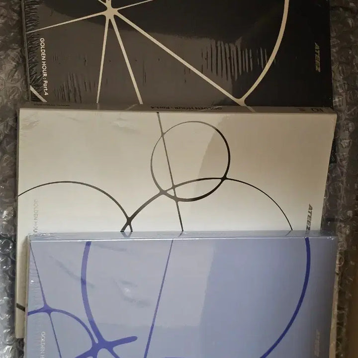 [SOLD OUT] 에이티즈 골든아워 파트4 포토북 버전 미개봉앨범