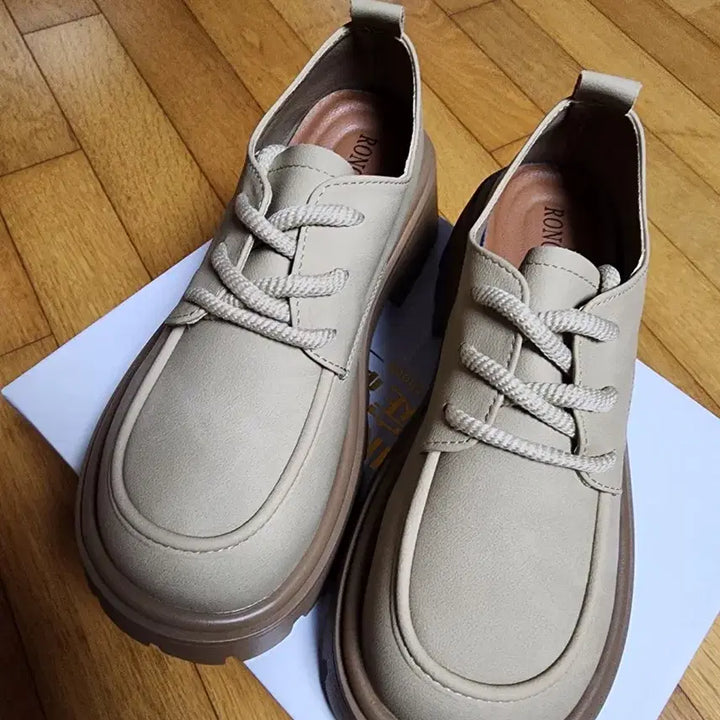 [BUNJANG] 새상품)베이지색 둥근코 옥스포드화 6cm 로퍼구두 240 / 새상품) 6cm 키높이 통굽 로퍼 240 베이지색 둥근코