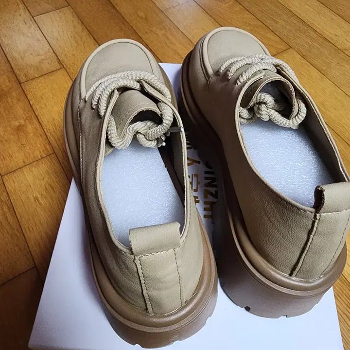 [BUNJANG] 새상품)베이지색 둥근코 옥스포드화 6cm 로퍼구두 240 / 새상품) 6cm 키높이 통굽 로퍼 240 베이지색 둥근코