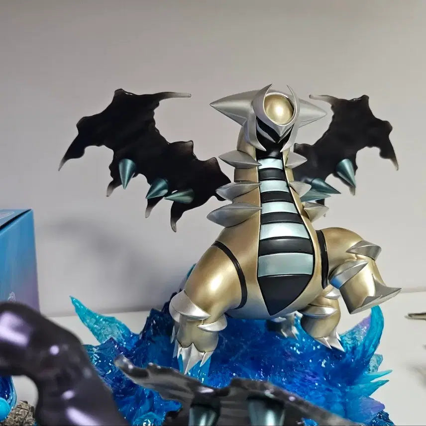 [BUNJANG] Pokemon Giratina Alter Form Shiny (Metal Version) Resin Figure / [택포38] 포켓몬스터 zxz 기라티나 어나더폼 이로치(메탈버전) 레진