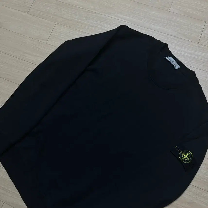[BUNJANG] Stone Island Black Sweatshirt L Size / [24ss/A급/L사이즈] 스톤아일랜드 블랙 맨투맨 L사이즈