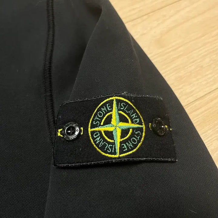 [BUNJANG] Stone Island Black Sweatshirt L Size / [24ss/A급/L사이즈] 스톤아일랜드 블랙 맨투맨 L사이즈