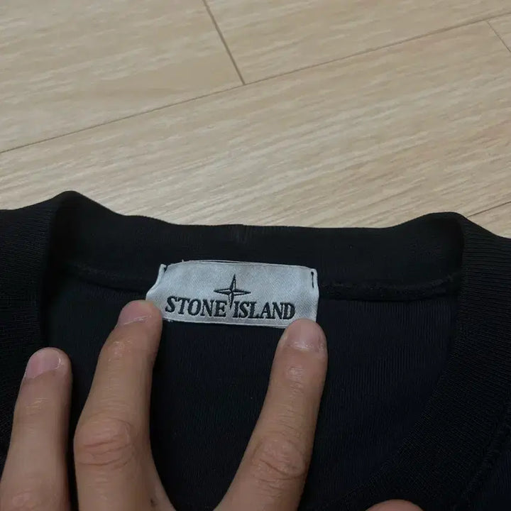 [BUNJANG] Stone Island Black Sweatshirt L Size / [24ss/A급/L사이즈] 스톤아일랜드 블랙 맨투맨 L사이즈