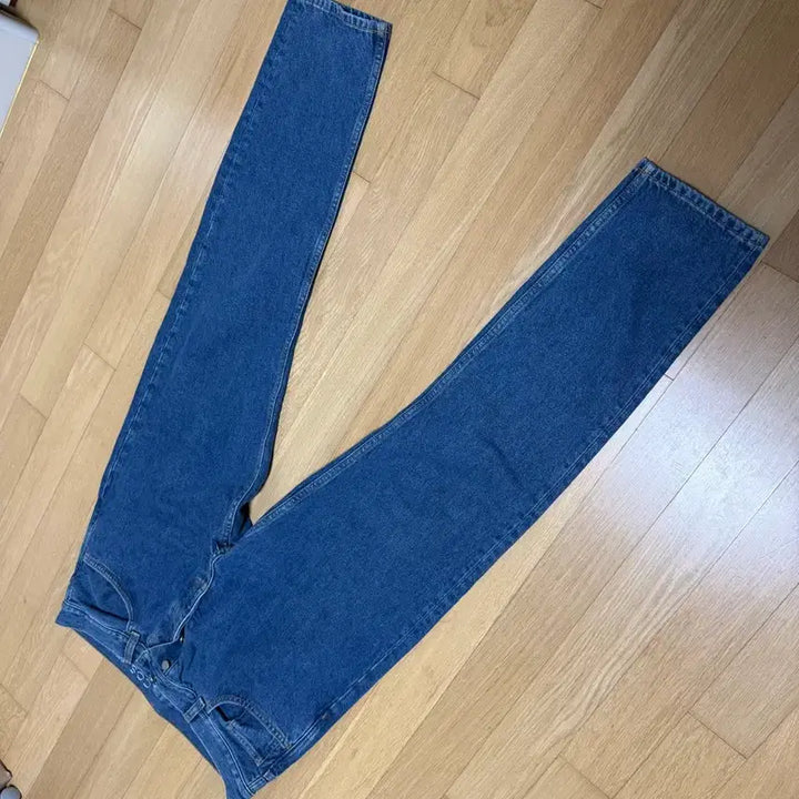 [BUNJANG] COS Mid-Rise Tapered Jeans Size 31/32 / Cos 미드라이즈 테이퍼드진 31/32