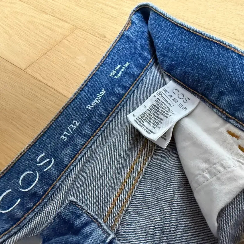 [BUNJANG] COS Mid-Rise Tapered Jeans Size 31/32 / Cos 미드라이즈 테이퍼드진 31/32