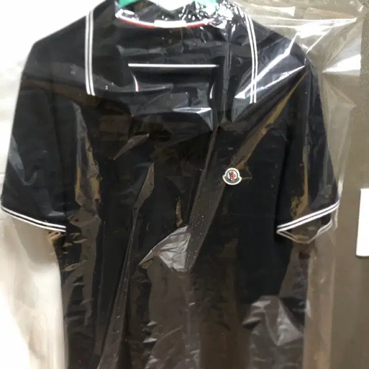 [SOLD OUT] 몽클레어 남성 카라티