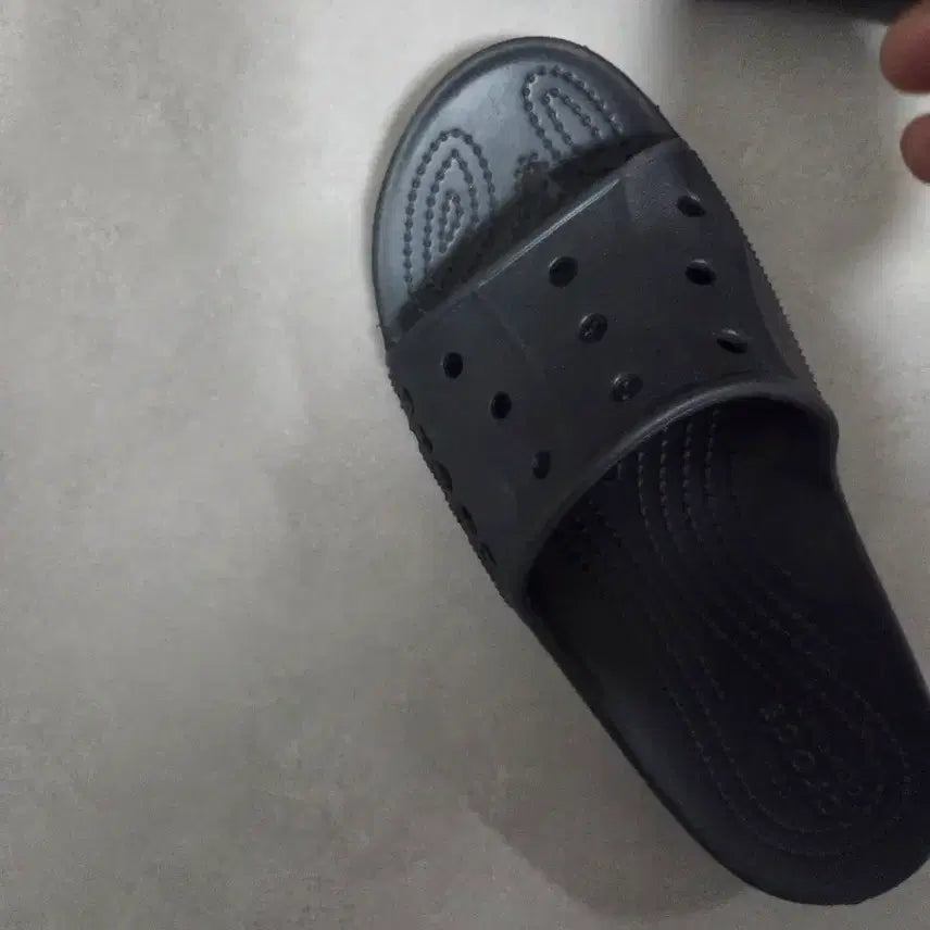 [BUNJANG] Crocs Slippers Black (Size 7-9) / 크록스 슬리퍼 블랙7-9