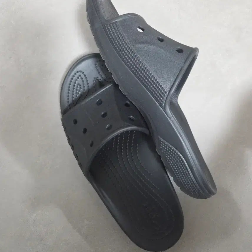 [BUNJANG] Crocs Slippers Black (Size 7-9) / 크록스 슬리퍼 블랙7-9