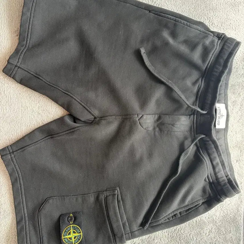 [BUNJANG] Stone Island Bermuda Cargo Shorts Cotton M Size / 스톤아일랜드 버뮤다카고반바지 코튼 사이즈M