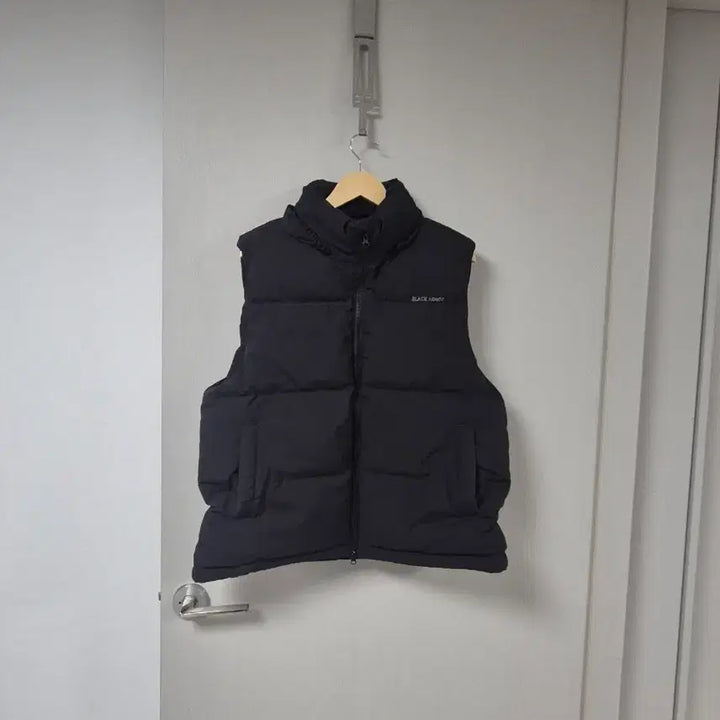 [BUNJANG] Black Armor Padded Vest / 블랙아머 패딩조끼 105