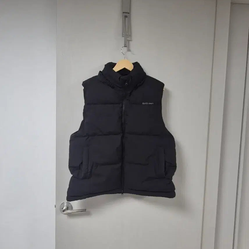 [BUNJANG] Black Armor Padded Vest / 블랙아머 패딩조끼 105