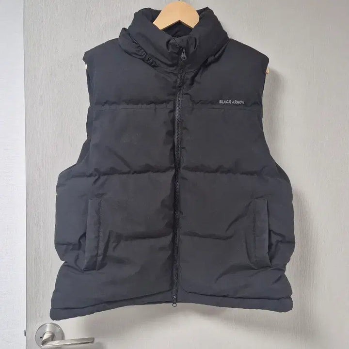 [BUNJANG] Black Armor Padded Vest / 블랙아머 패딩조끼 105
