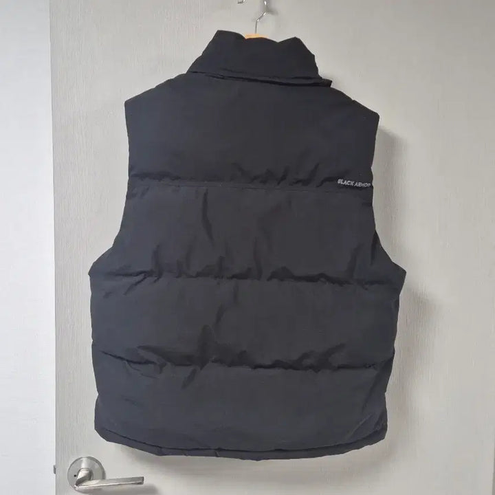 [BUNJANG] Black Armor Padded Vest / 블랙아머 패딩조끼 105