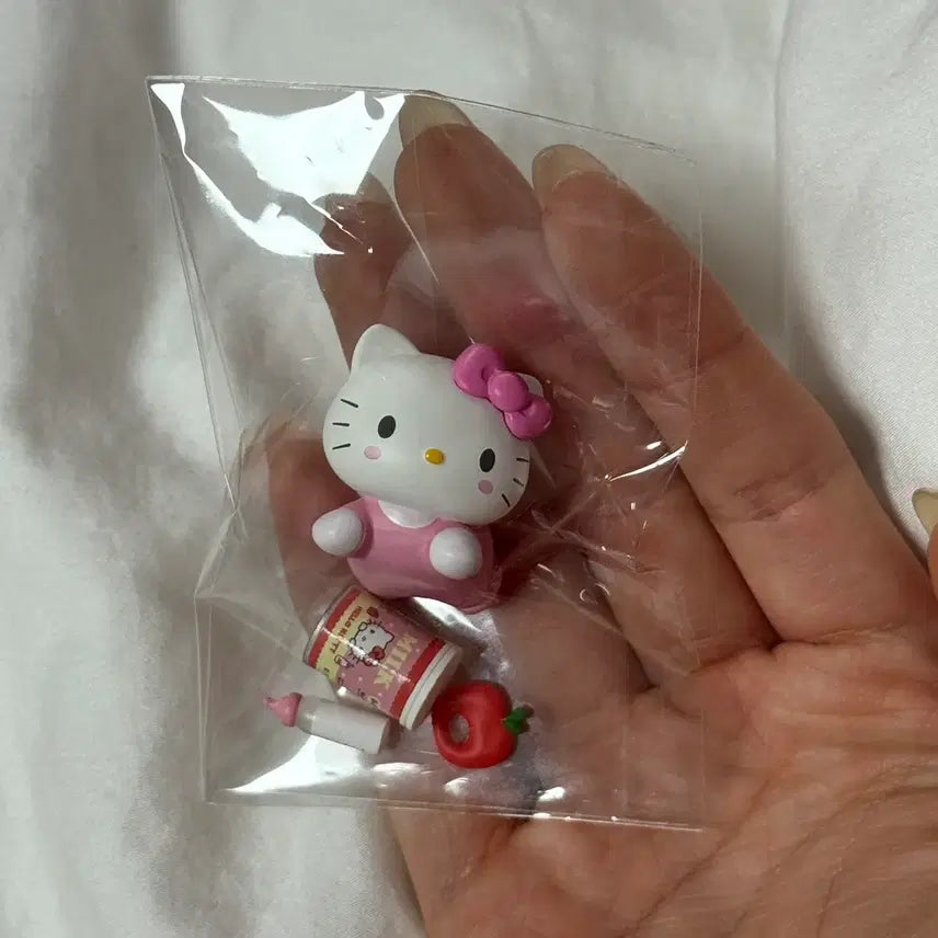 [SOLD OUT] 산리오 헬로키티 베이비룸 가챠