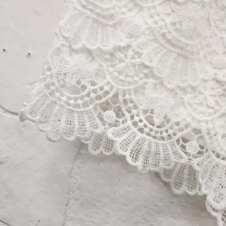 [BUNJANG] Lace Banded Shorts / 펀칭 레이스 밴딩 반바지(새상품)