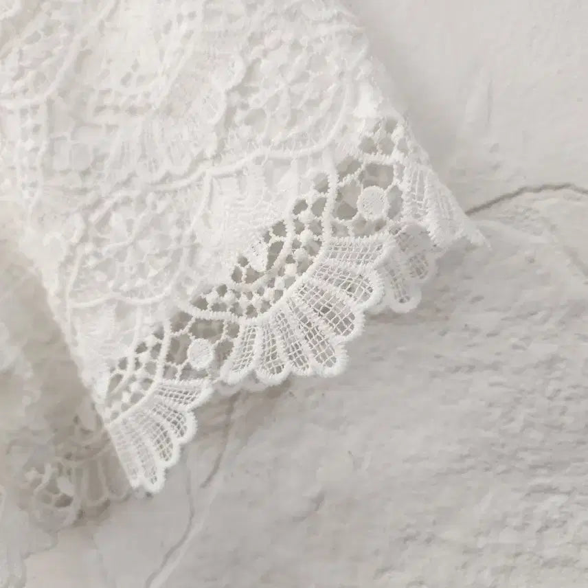 [BUNJANG] Lace Banded Shorts / 펀칭 레이스 밴딩 반바지(새상품)