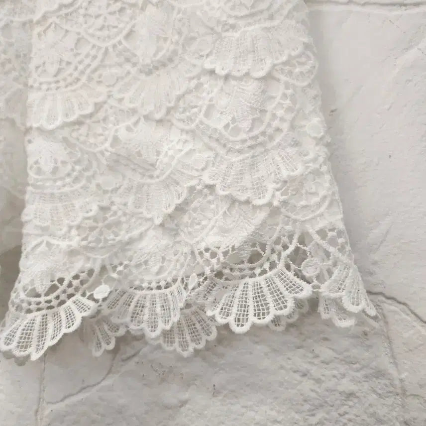 [BUNJANG] Lace Banded Shorts / 펀칭 레이스 밴딩 반바지(새상품)