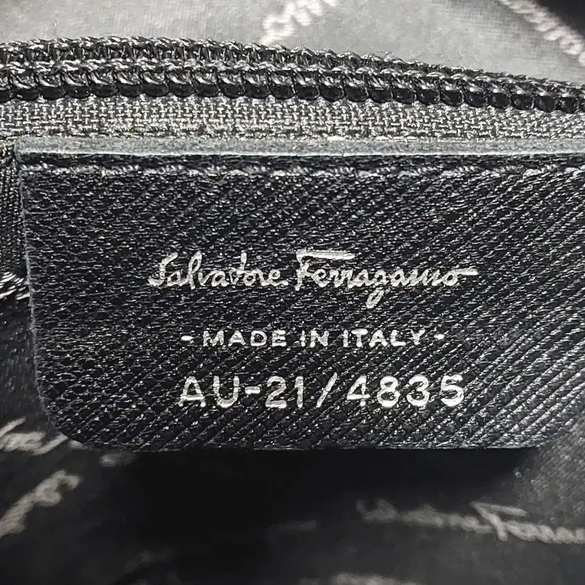 [BUNJANG] Ferragamo Gancini Saffiano Leather Shoulder Bag / [정품] 페라가모 사피아노 간치니 레더 숄더백