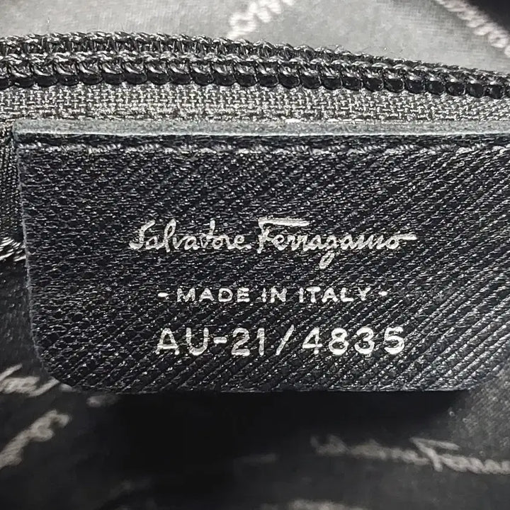 [BUNJANG] Ferragamo Gancini Saffiano Leather Shoulder Bag / [정품] 페라가모 사피아노 간치니 레더 숄더백