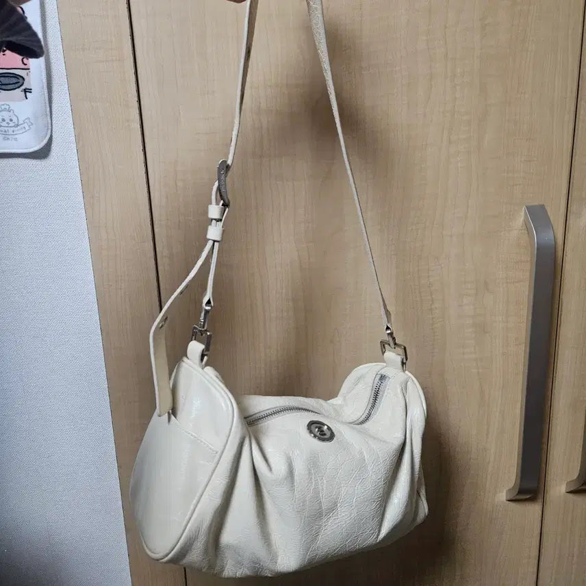 [BUNJANG] Minitmute Brett Bag Mu Ivory Crossbody Bag / 미닛뮤트 브렛백 뮤아이보리 단종템 판매합니다